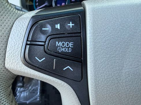 Used 2014 Toyota Sienna XLE AWD/4WD image 32