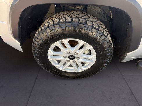 Used 2022 Toyota Tundra SR5 AWD/4WD image 14