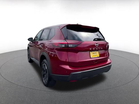 Used 2025 Nissan Rogue SV AWD/4WD image 9