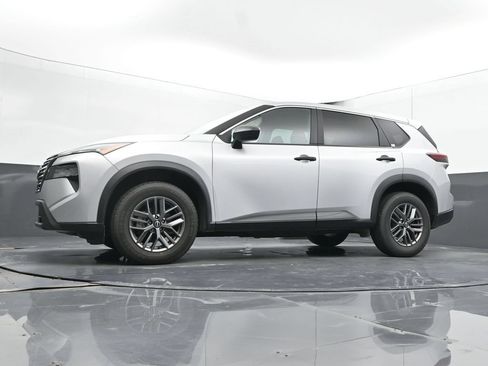 Used 2024 Nissan Rogue S FWD image 47