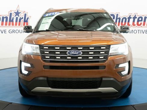 Used 2017 Ford Explorer XLT image 12