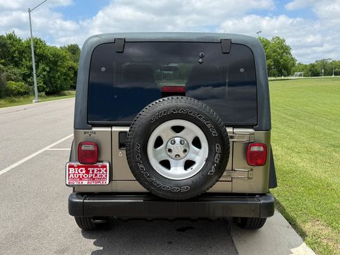 Used 2003 Jeep Wrangler X AWD/4WD image 9