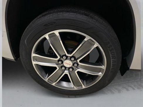 Used 2018 GMC Acadia Denali w/ Technology Package AWD/4WD image 18