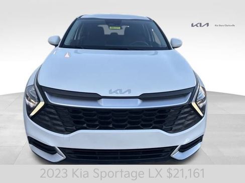 Certified 2023 Kia Sportage LX image 3