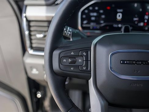 Used 2025 GMC Sierra 1500 Denali image 17