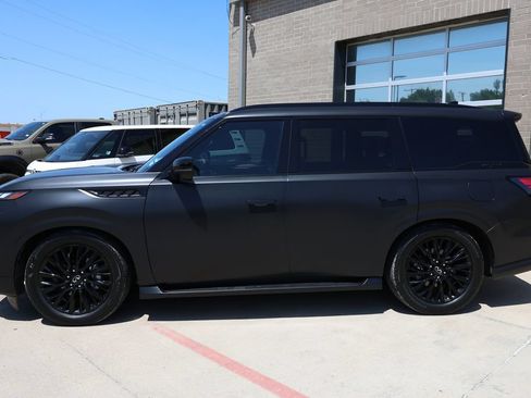 Used 2025 INFINITI QX80 Autograph AWD/4WD image 8