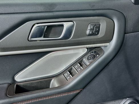 Used 2025 Ford Explorer ST RWD image 15