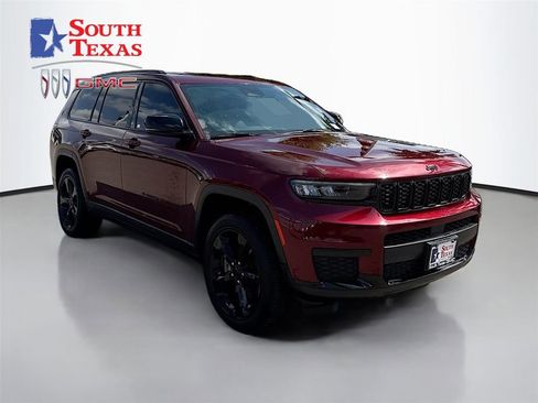 Used 2023 Jeep Grand Cherokee L Laredo image 1