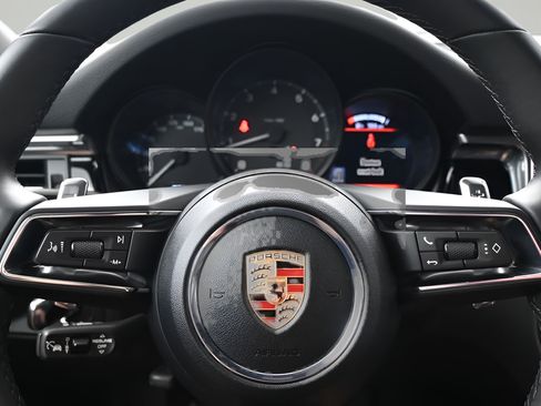 Certified 2025 Porsche Macan AWD/4WD image 20