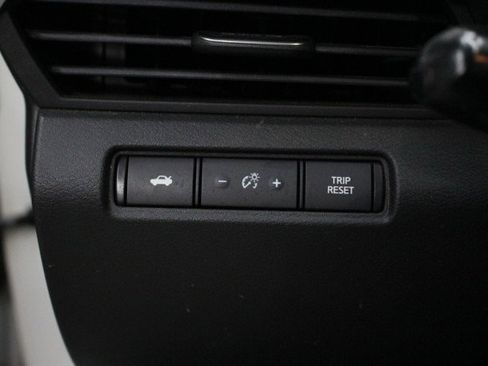 Used 2023 Nissan Altima 2.5 SR AWD/4WD image 9