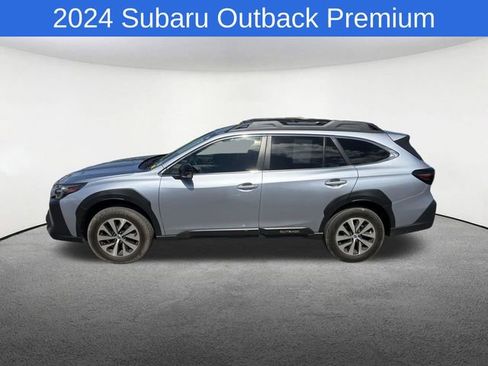 Used 2024 Subaru Outback Premium AWD/4WD image 3