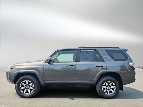 Used 2023 Toyota 4Runner TRD Off-Road AWD/4WD image 2