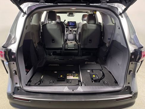 Certified 2023 Toyota Sienna XLE image 10