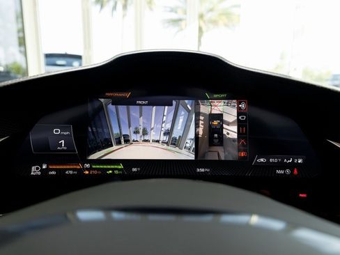 Used 2022 Ferrari SF90 Spider image 33