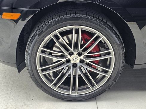 Certified 2023 Porsche Macan S AWD/4WD image 11