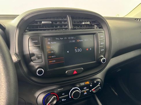 Used 2025 Kia Soul LX w/ LX Technology Package FWD image 22