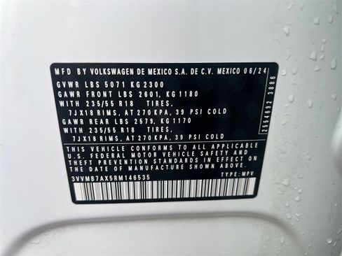 Used 2024 Volkswagen Tiguan SE w/ Panoramic Sunroof Package image 40