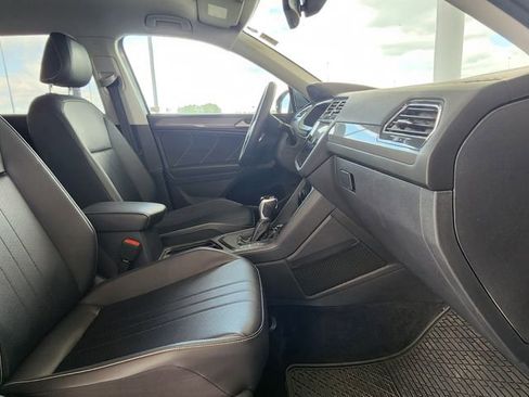 Used 2022 Volkswagen Tiguan SE FWD image 24