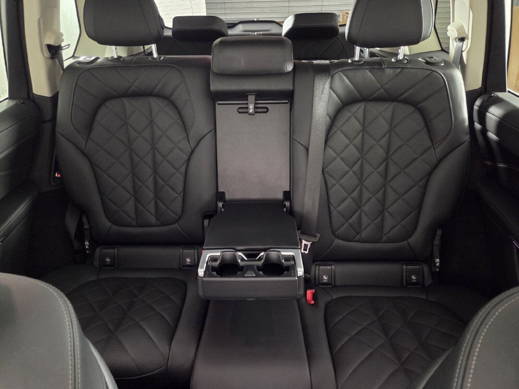 Used 2024 BMW X7 xDrive40i AWD/4WD image 21