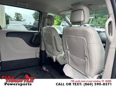 Used 2012 Dodge Grand Caravan SXT image 16