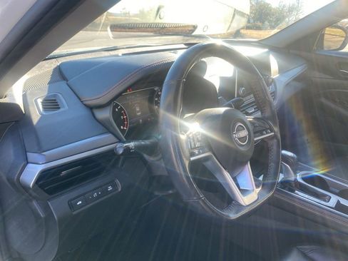 Used 2024 Nissan Altima 2.5 SR image 14