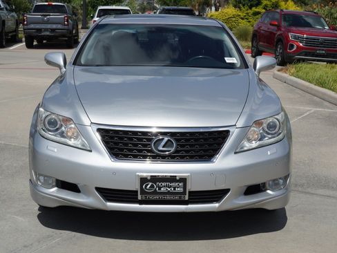 Used 2010 Lexus LS 460 w/ Sport Pkg RWD image 2