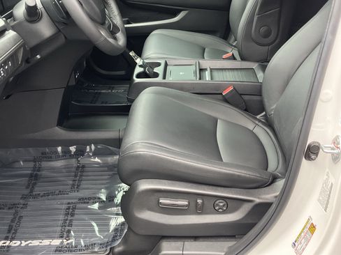 Certified 2026 Honda Odyssey EX-L image 17