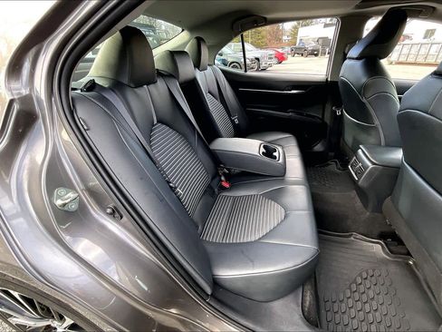Used 2019 Toyota Camry SE image 19