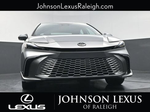 Used 2025 Toyota Camry XSE FWD image 16