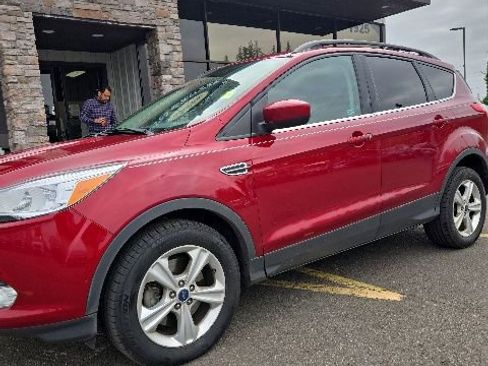 Used 2014 Ford Escape SE w/ Equipment Group 201A AWD/4WD image 4