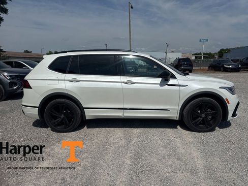 Used 2023 Volkswagen Tiguan SE R-Line FWD image 6