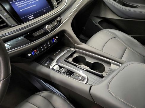 Used 2024 Buick Enclave Premium image 22