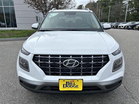 New 2025 Hyundai Venue SEL image 2