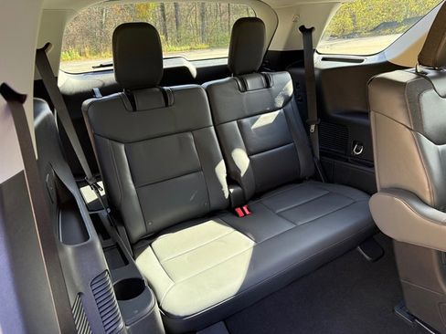 Used 2025 Ford Explorer Active w/ Active Comfort Package image 19