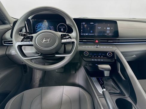 Certified 2024 Hyundai Elantra SEL image 22