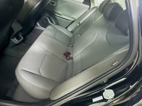 Used 2025 Kia K4 LX image 25