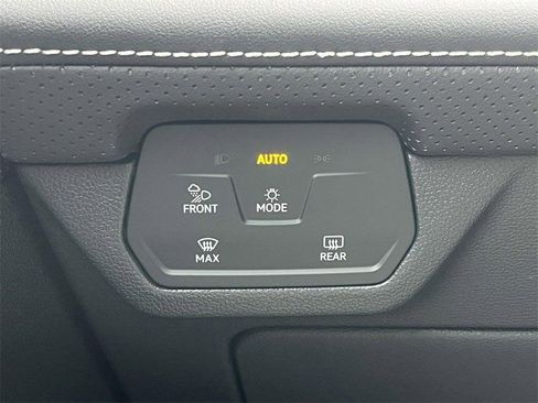 New 2026 Volkswagen Atlas Cross Sport SE image 2