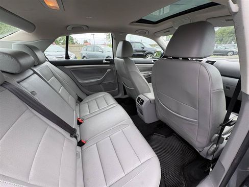 Used 2007 Volkswagen Jetta Wolfsburg Edition FWD image 17