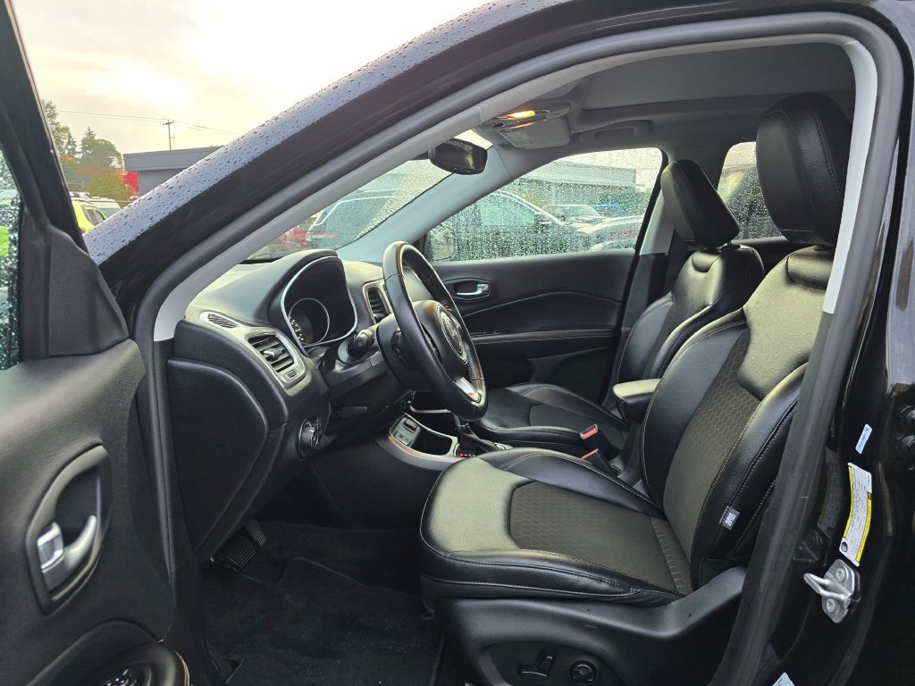 Used 2018 Jeep Compass Latitude w/ Popular Equipment Group FWD image 19