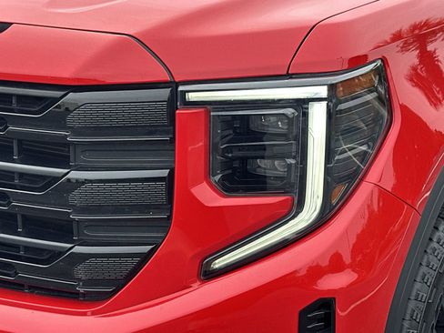 Used 2023 GMC Sierra 1500 Elevation AWD/4WD image 11