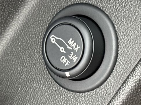 Certified 2023 Chevrolet Equinox RS w/ RS Leather Package image 28