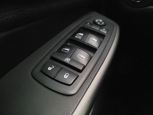 Used 2019 Jeep Cherokee Limited AWD/4WD image 27