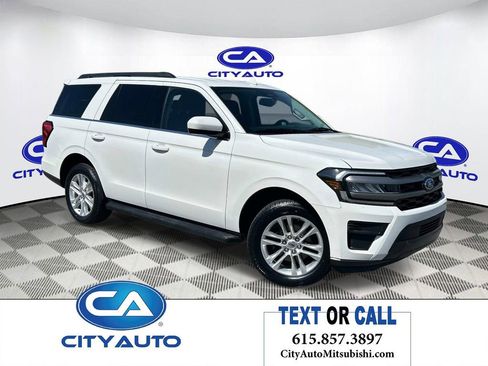 Used 2024 Ford Expedition XLT RWD image 2