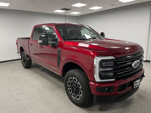 Used 2025 Ford F350 Platinum AWD/4WD image 2