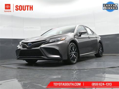 Used 2024 Toyota Camry SE image 42