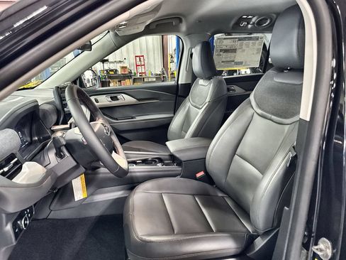 New 2026 Ford Explorer Active w/ Active Comfort Package AWD/4WD image 12