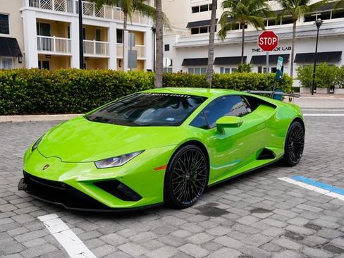 Used 2021 Lamborghini Huracan EVO RWD image 2