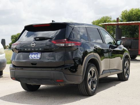 Used 2024 Nissan Rogue SV AWD/4WD image 30