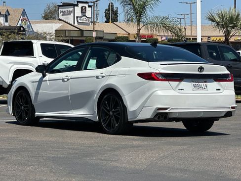 Used 2025 Toyota Camry XSE FWD image 3