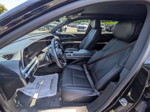 Used 2024 Cadillac Lyriq Luxury AWD/4WD image 25